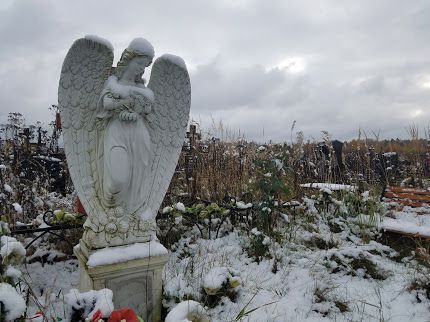 Мраморный памятник фото Мраморный памятник на могилу ангел