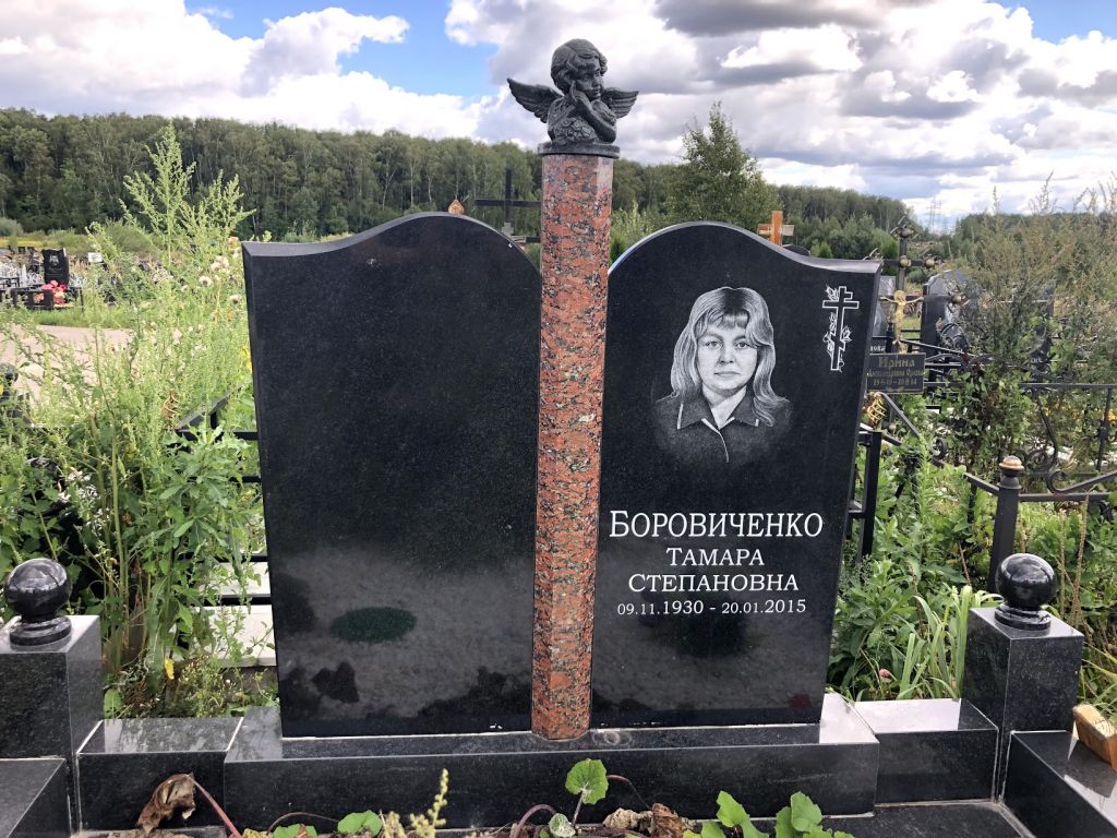 Памятник двойной для одного умершего Двойной памятник для родителей
