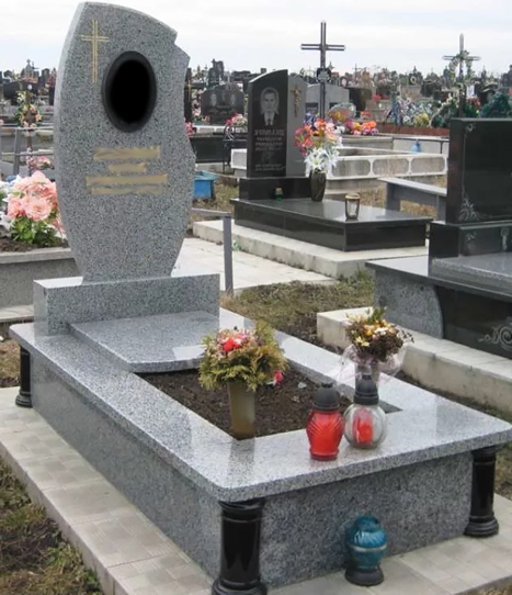 Памятник серый Покостовский Pamyatnik-Pokostovsky-granit.png