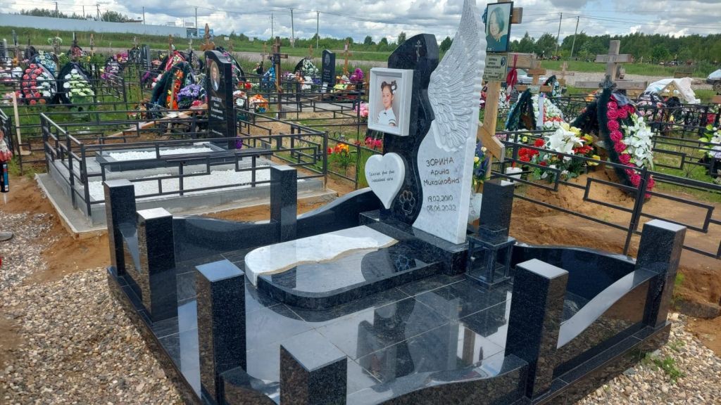 Элитный комплекс со скульптурой WhatsApp Image 2025-04-03 at 22.11.40 (2).jpeg