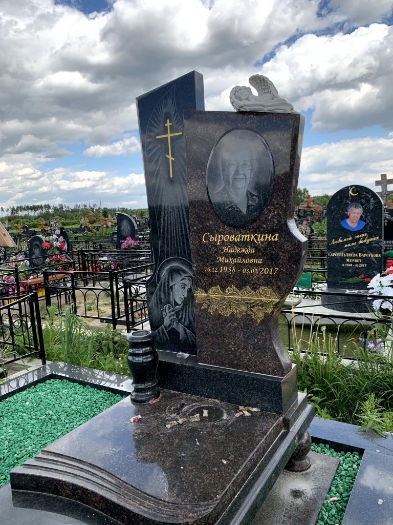 Памятник с Дымовским гранитом