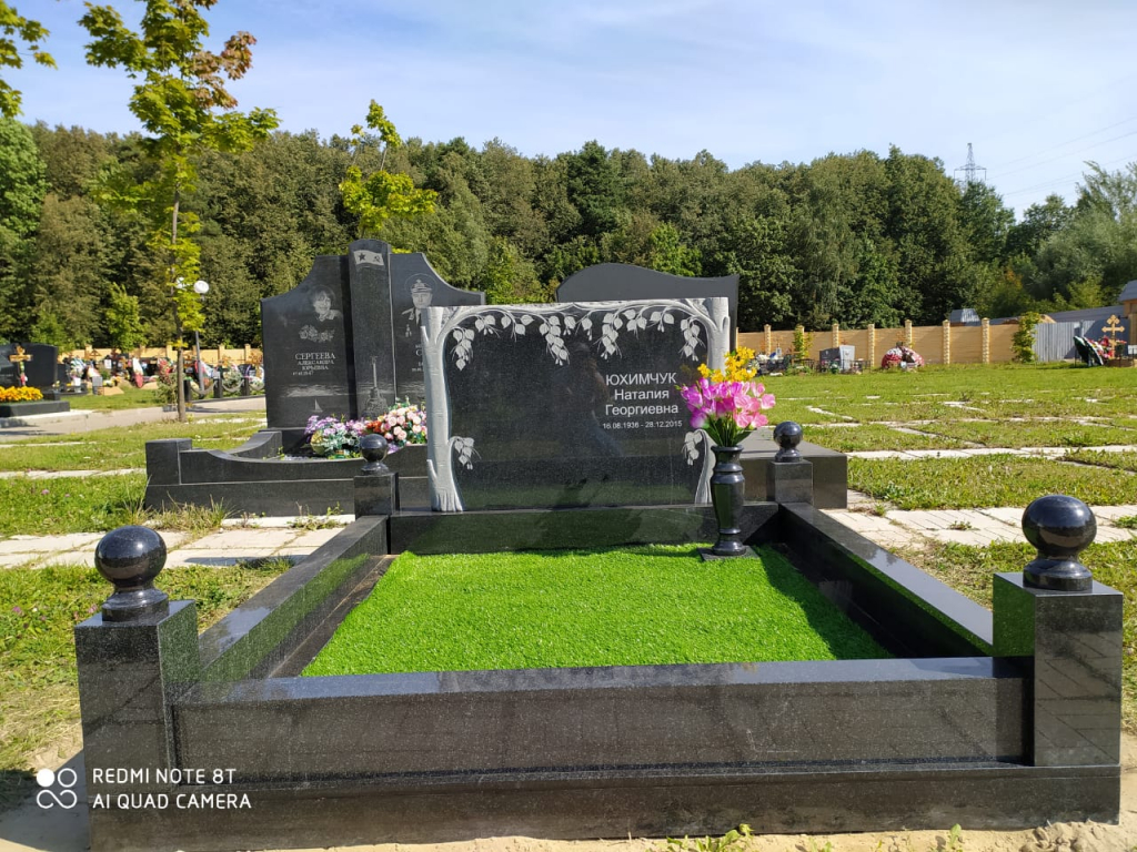 Памятник из гранита черного Габбро Памятник из гранита черного Габбро