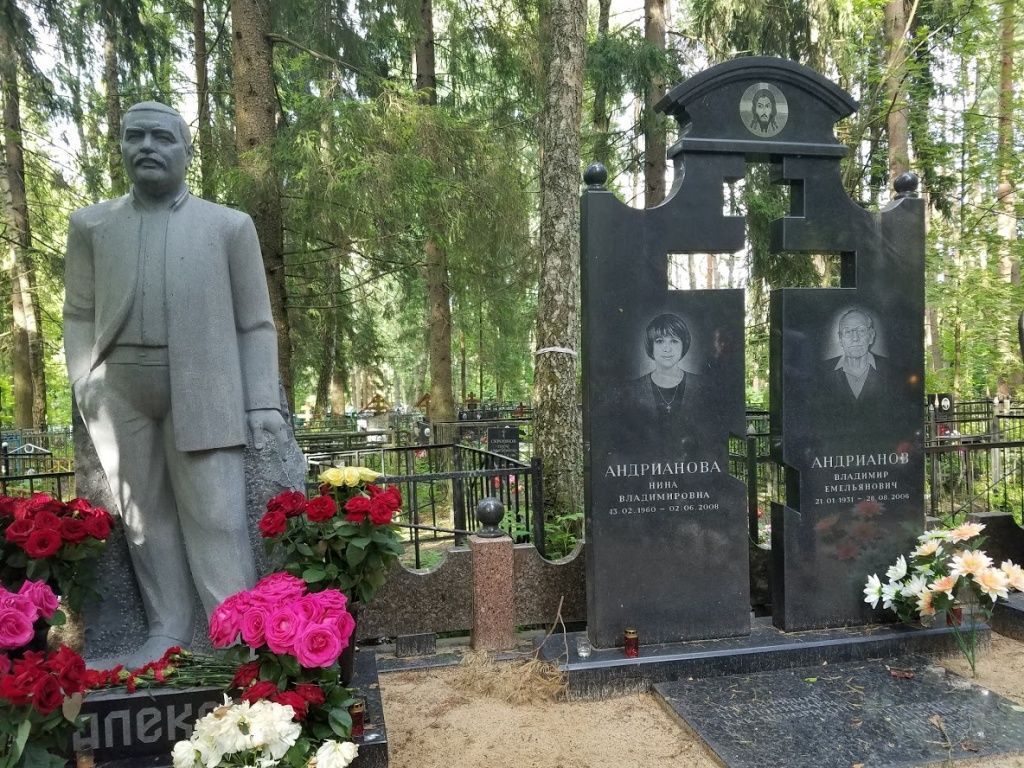 Скульптура на могилу фото Фото готовых скульптур на могилу