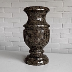 Возможен любой дизайн и размер. Установка вазы включена в стоимость.