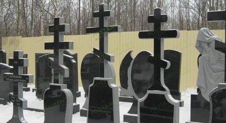Какой крест должен быть на могиле православного?