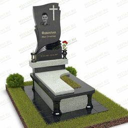 Европейский комплекс с высокой надгробной плитой 
