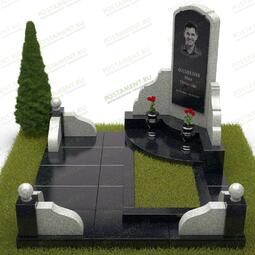 Угловой комплекс с гранитной облицовкой участка