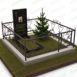 Мемориальный комплекс с бетонным цоколем и оградой